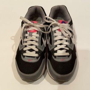 Nike Air Max Athletics West Women